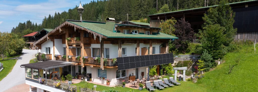 Landhotel Anna St Martin Tennengebirge Ferienwohnung Fewo Unterkunft Übernachtung Sommer